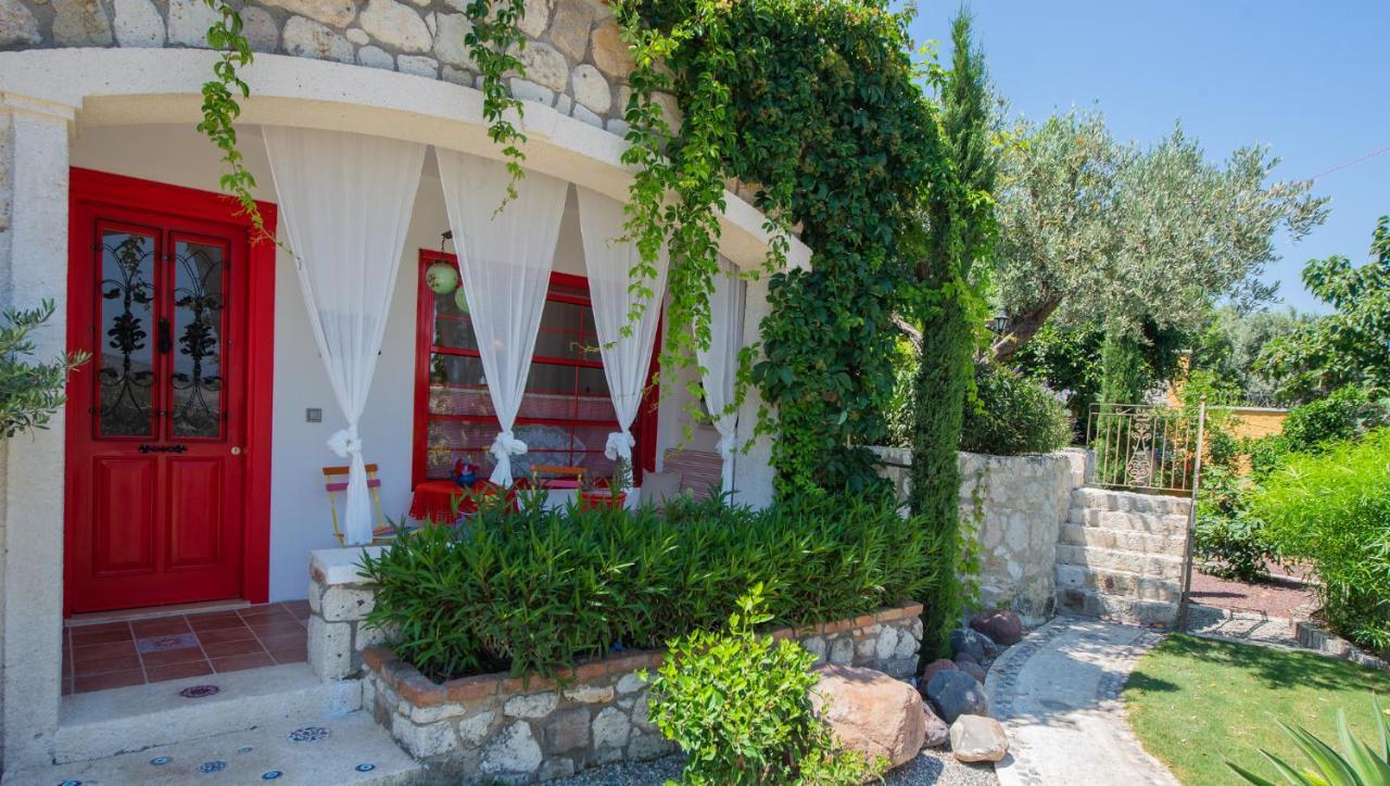 Villa Taraca Alacati Romantik Otel (Adults Only) Exterior photo