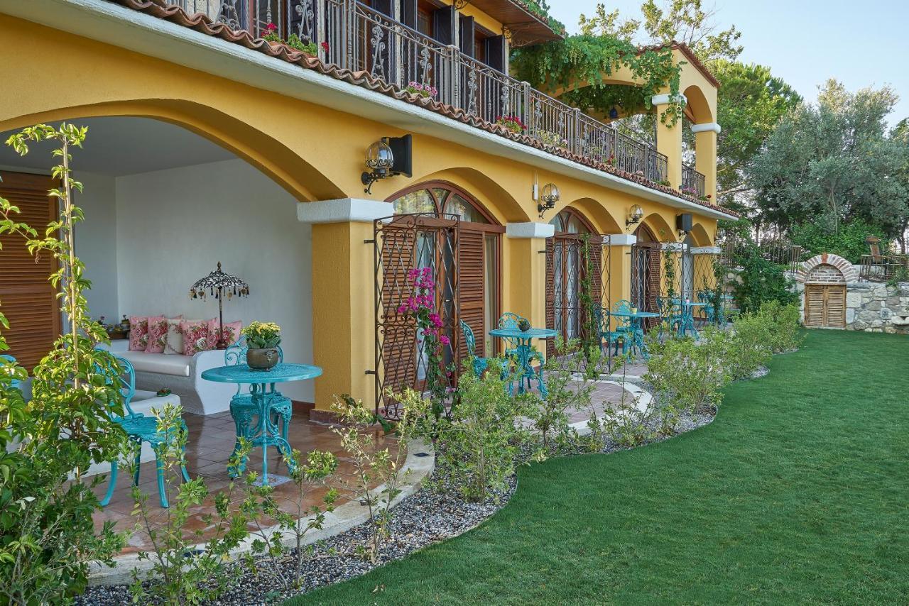 Villa Taraca Alacati Romantik Otel (Adults Only) Exterior photo